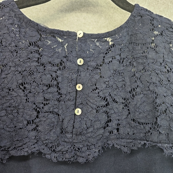Lulu's Navy Blouse With Floral Lace Button Cuffs Women's Size Lg - Picture 3 of 7